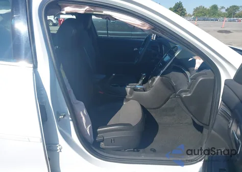 2015 Chevrolet Malibu 1Lt from USA, damaged, VIN 1G11C5SL4FF118910